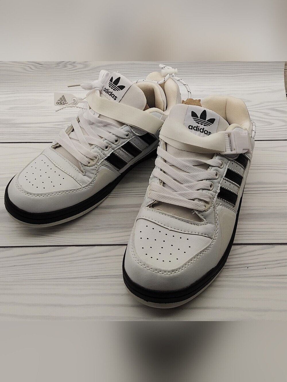 Adidas White & Black High-Top Retro Sneake Size 8.5 Men's